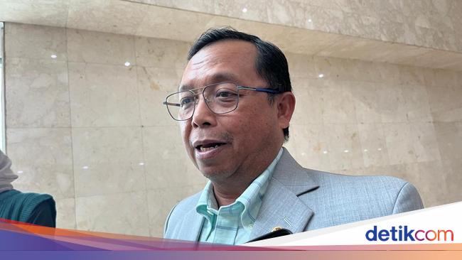 The legislature talks about the possibility that the Ministry of SOEs should turn into a body