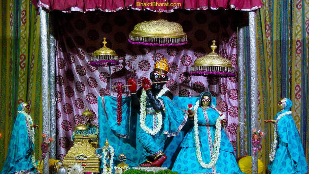 Why the 5000 -year -old Govind Dev Ji was brought to Jaipur? How to know in the video, the deity of Pink City