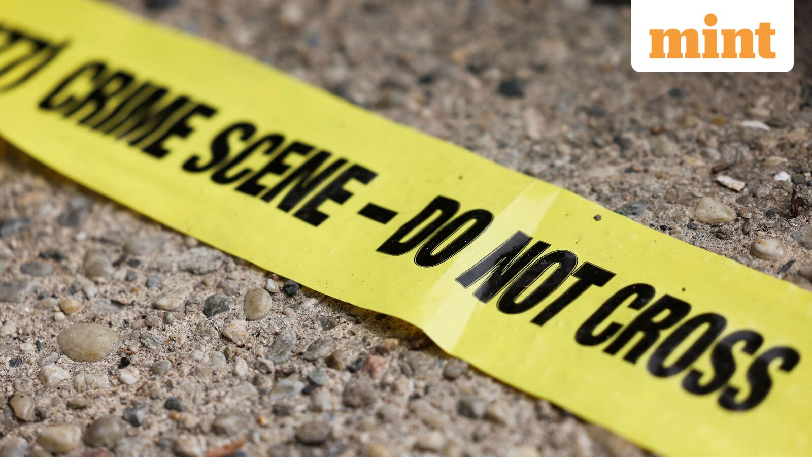 Delhi Shocker: The 49-year-old man dies after falling off the flyover, with a vehicle in Pandav Nagar overflowed
