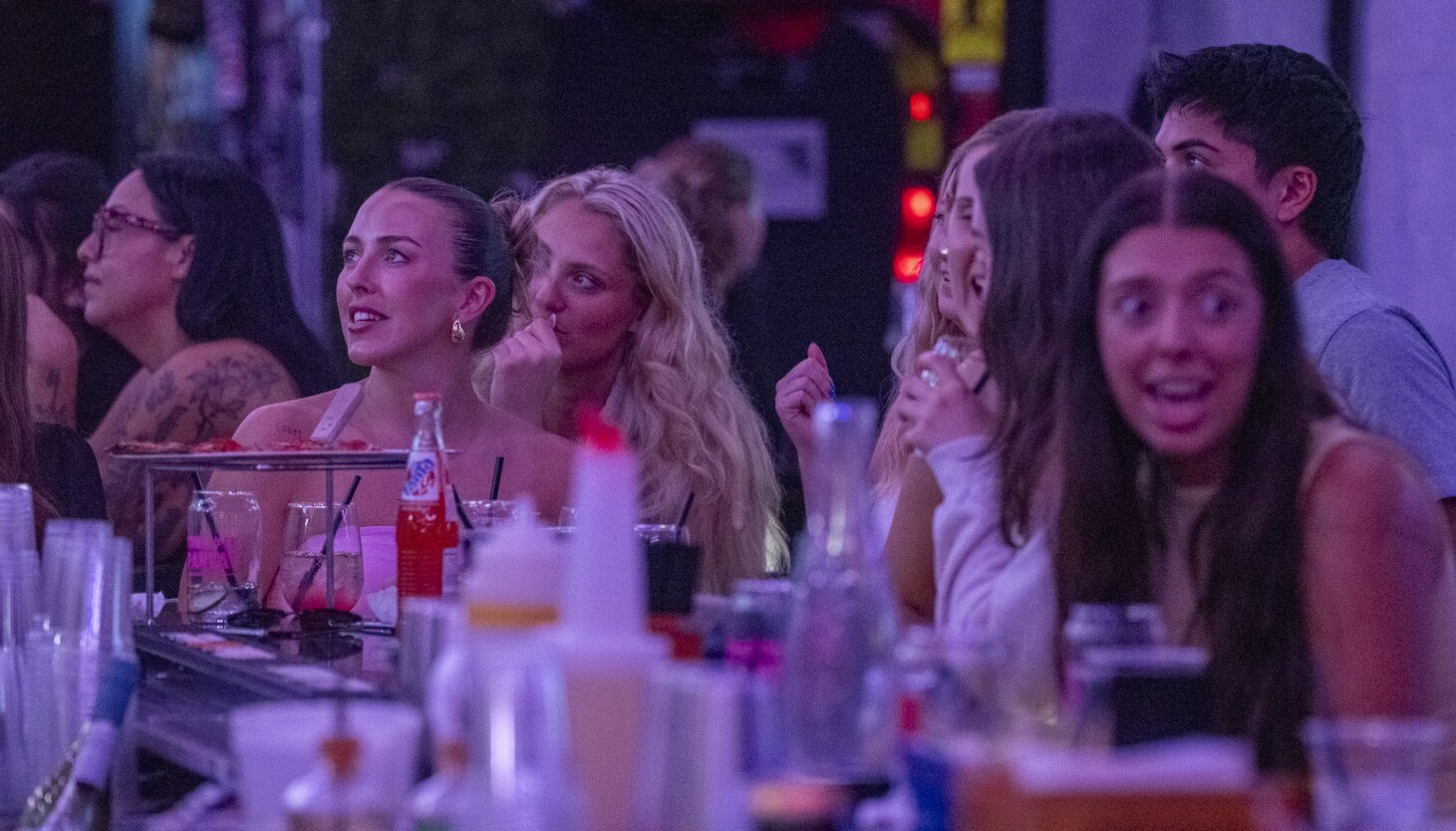 who-will-win-‘love-island-usa’?-chicago-fans,-looking-out-at-together-at-bars,-obtain-a-take
