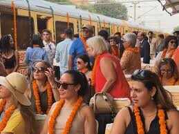 Great Welcome for the first visit by Palace on Wheels in Jaipur, video of people who unveiled crowd