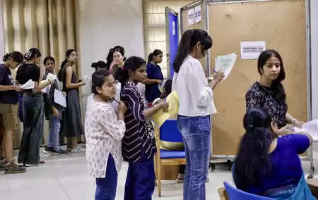 NSUI’s violence in the DUSU election shy