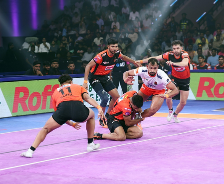 PKL 12: Punei Paltan defeated your Mumba in Maharashtra Derby and achieved the top position with the defensive master class