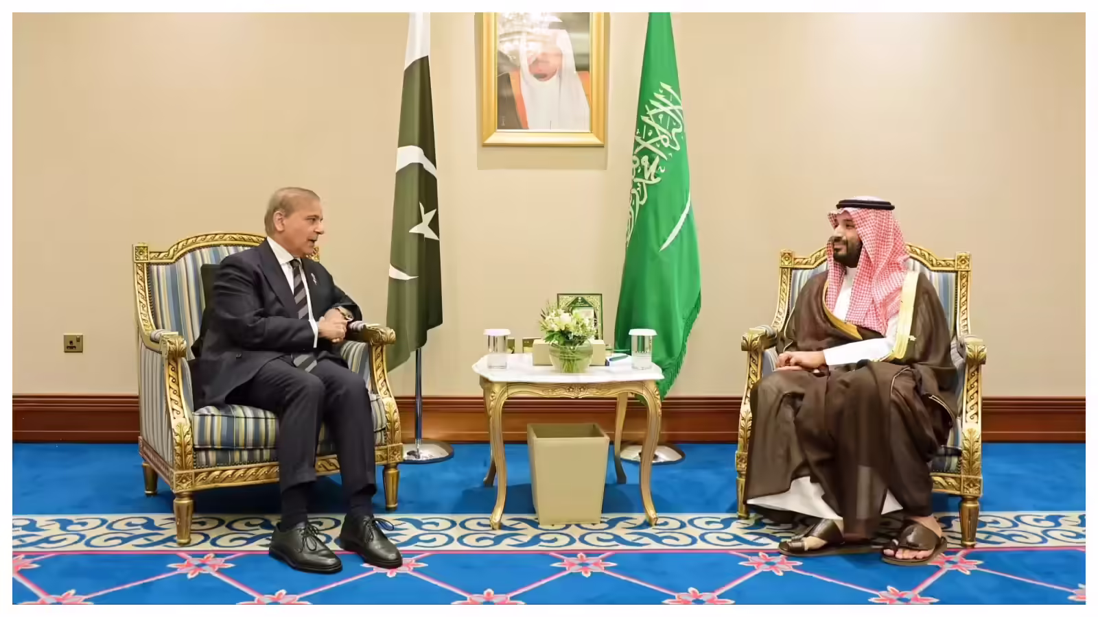 Large defense agreement between Pakistan and Saudi Arabia equipped with a nuclear bomb will be considered an attack on both, which is threatened for India