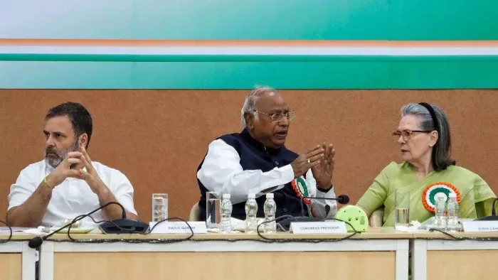 Bihar Politics: A mental of the veteran congressmen is held for the first time after Independence Committee Meeting for the first time in history in History in Patna for the first time in Bihar, CWC, for the first time in history in Patna for Bihar electi