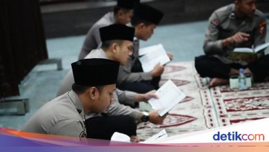Public relations hold Khataman al-Qur’an and prayer together on Friday blessings