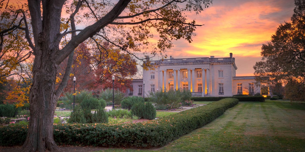 photos-be-aware-what-the-governor’s-mansion-appears-bask-in-in-every-relate