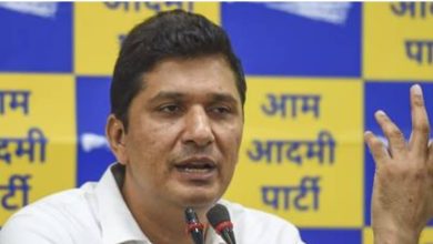 Saurabh Bhardwaj surrounds EC, copy of fir on the voters list