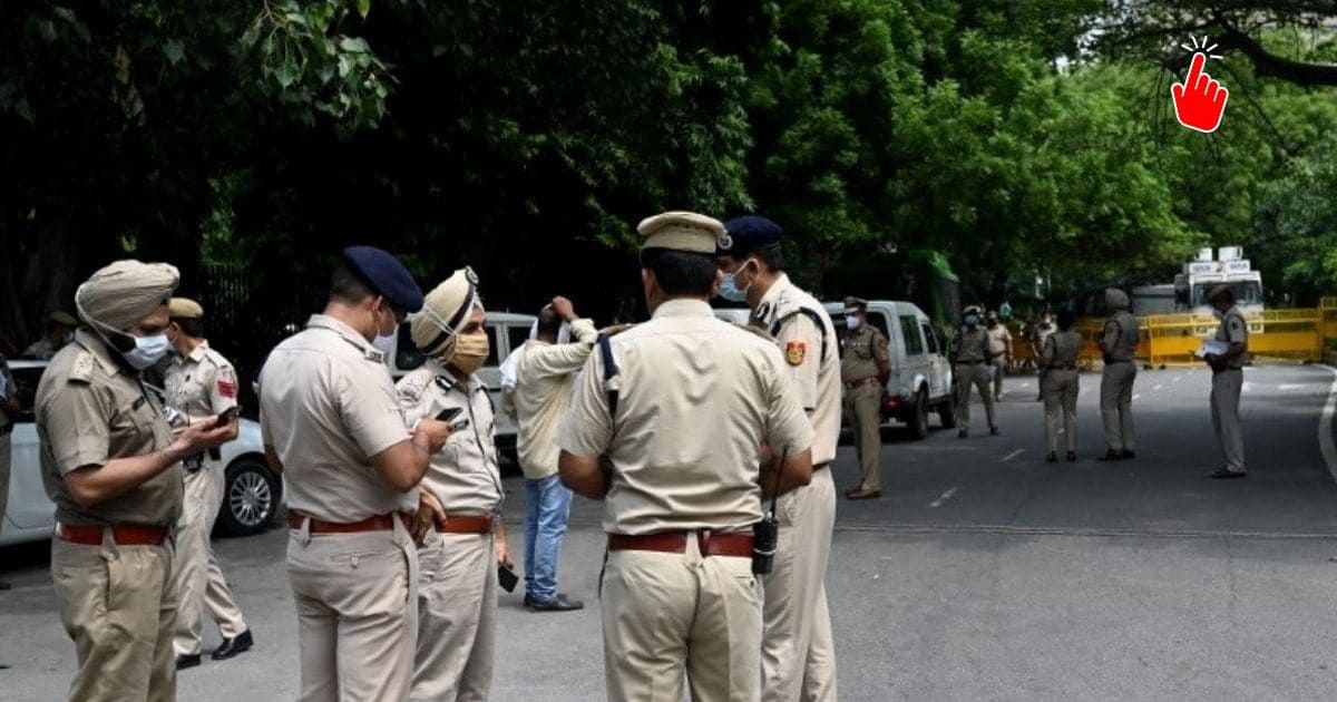 Rotten Corpse from a woman found from the room in Anand Parvat in Delhi, a mate missing