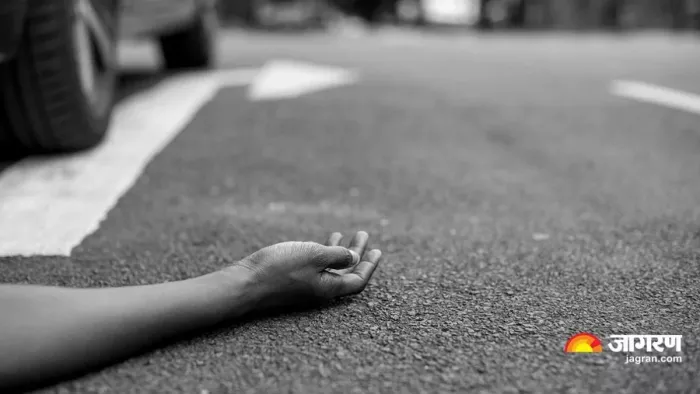 Badaun-Crash: Two youths died due to reversing high velocity, a fierce accident on Badaun-Ganga Expressway-Badaun Two Dead, while the car reverses on Ganga ExpressWay Badaun-CrashNewnuus