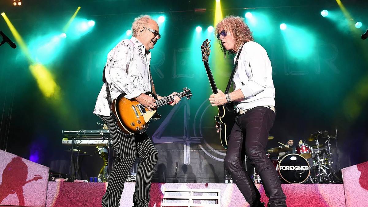 foreigner-provides-to-be-taylor-swift’s-marriage-ceremony-band:-a-plucky-circulate