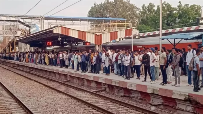 DRM sitting investigation, notice to SSE; The accident occurred during drainage construction at Rae Bareli Station – Raiweareilly Railway Crash Negligence which is in drainage construction