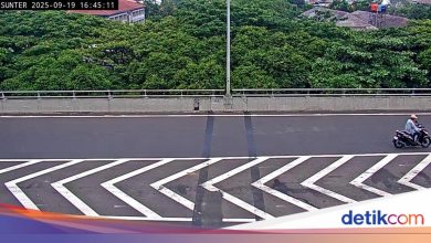 Viral, motorcycles wander in the Priok toll and fighting direction