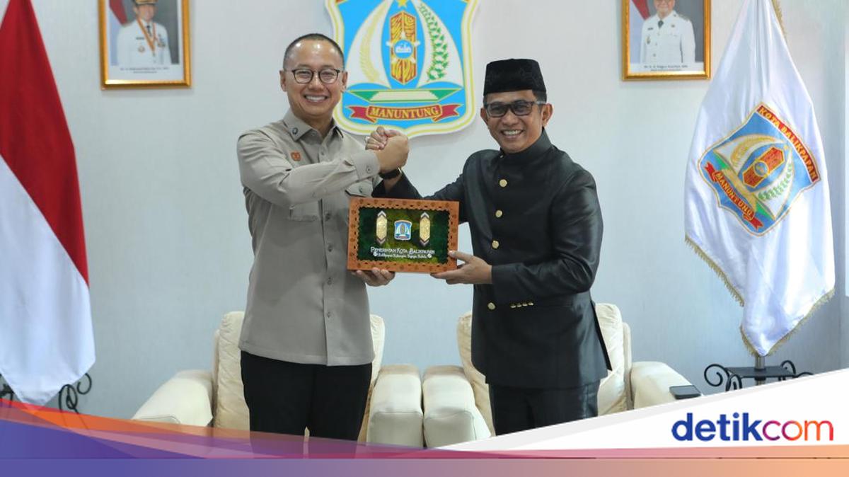 Eddy Soparno met Walkot Balikpapan with the discussion of waste management