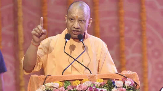 CM Adityanath requested the youth to spend less time on smartphones and read more books