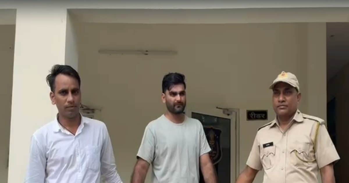 Hello -Tech -game of copying … Candidates arrested in the recruitment exam with Smart Watch!