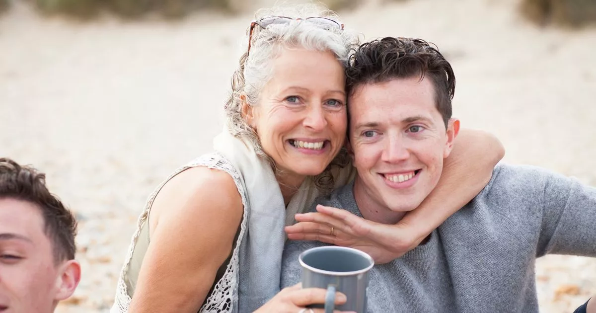 ‘our-great-age-gap-doesn’t-boter-me-–-i-wish-my-spirited-older-lover-wauld-imagine-me’