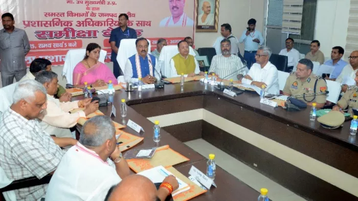 Brokers dominate in assignments policy stations … BJP workers expressed their displeasure in front of the Deputy -CM Keshav Prasad for not hearing -BJP leaders complain about a lack of trial in the Agra meeting with the Deputy -CM Keshav Prasad Maurya