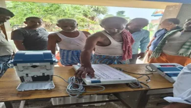 Electoral Commission -Initiative, New Voters are familiar with EVMS -EVM training and ridicule for voters Bihar Electoral Preparation