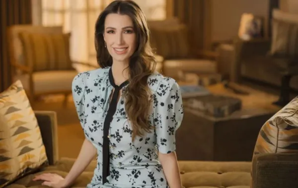 الأميرة رجوة الحسين تتألق بالفساتين المطبعة.. أجملها ما ارتدته في الولايات المتحدة
