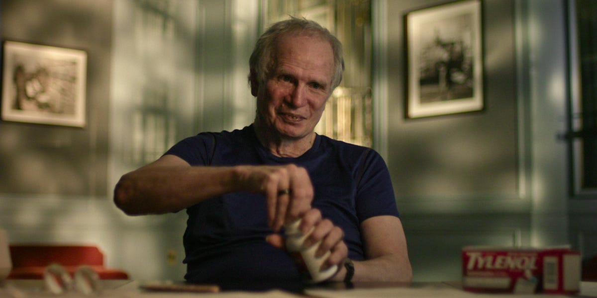 the-tylenol-murders’:-how-netflix-got-the-most-efficient-james-lewis-interview