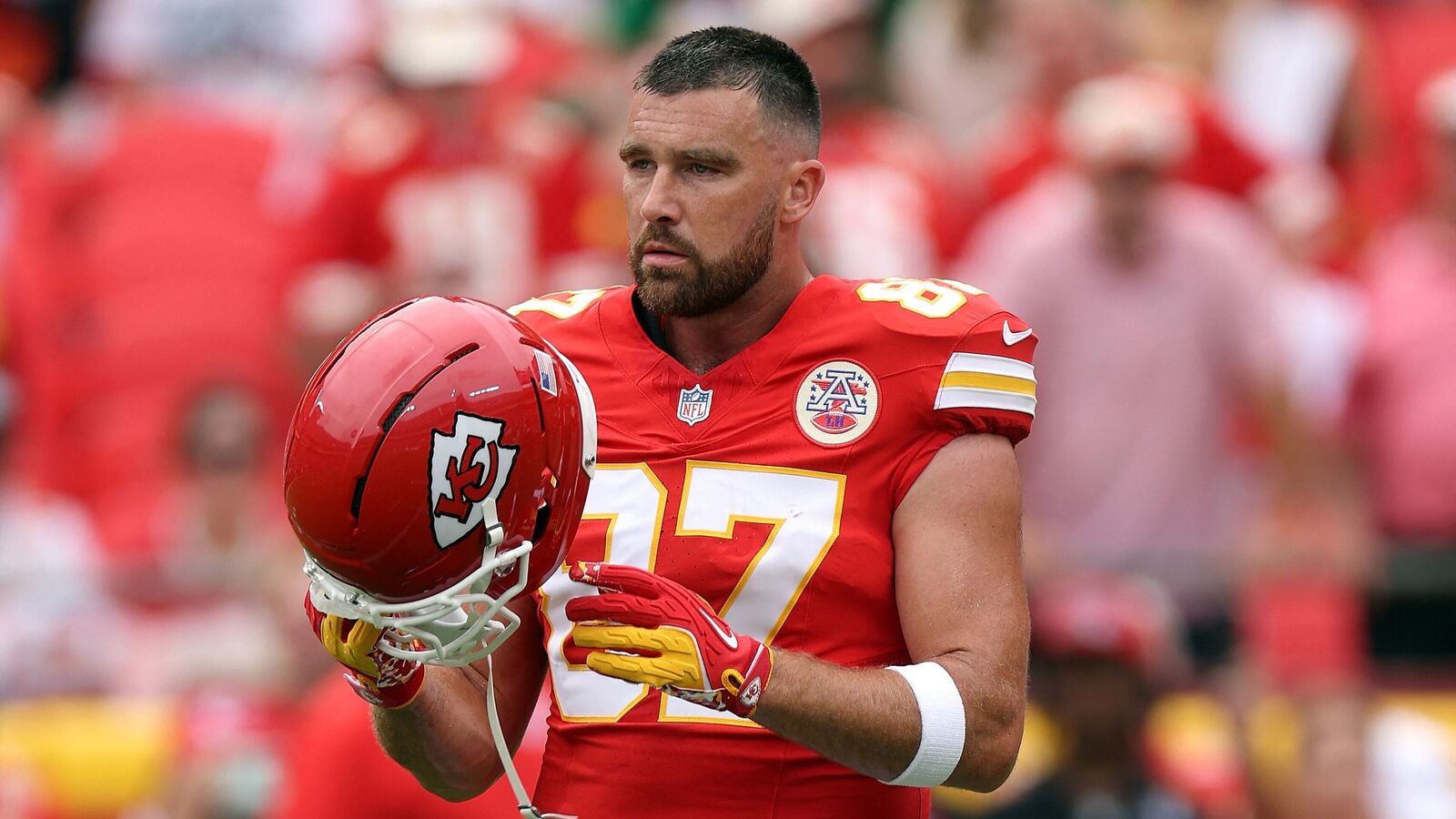 Travis Kelce clapped with $ 14,491 NFL for obscene gesture during Chiefs vs Eagles Matchup | Watch video