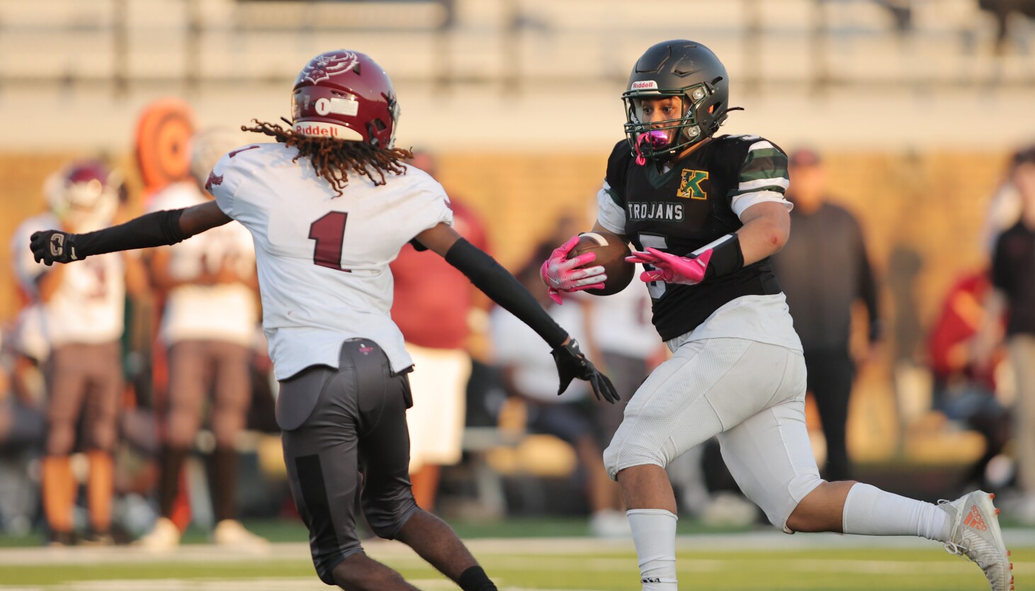 arturo-martinez-runs-for-210-yards-and-4-tds-to-aid-kelly-beat-gage-park