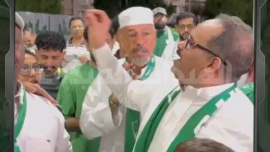 جماهير الأهلي أمام النادي دعما للاعبين قبل اللقاء التاريخي المنتظر مع بيراميدز المصري. من: ( )…
