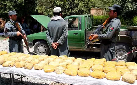 Afghan police seized 210 kg of illegal drugs, 4 smugglers arrested
