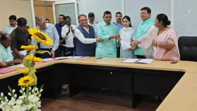 New lights in the lives of dependents of compassionate appointments at Munger University, 19 staff members received appointment letter – Munger University gives 19 employees to appointments based on compassionate