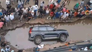 “Conspiracy to discredit the government”: Patna woman accused officials of it after falling into her SUV hole