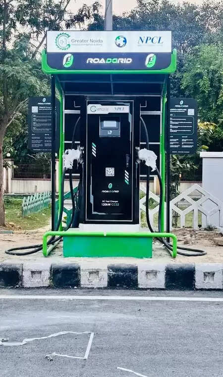 Up: Three e-load stations ready in Greater Noida, 12 electric vehicles are loaded simultaneously