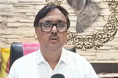 Maharashtra: Traders welcomed the new GST plate of the Modi government