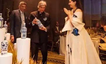 Sonam Kapoor, a look at Rajasthani heritage in ‘London Fashion Week’, decorates her appearance with ‘Godavan’