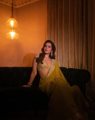 Rashi Khanna’s charming style in yellow saree, stylish photos on social media