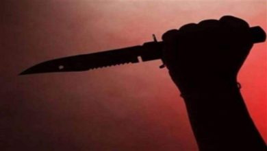 Woman was wrong with a stepdaughter and man stabbed a knife