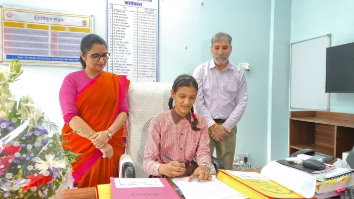 Mission Shakti: More than 55 thousand girls became one day officer in UP, the chairman to DM