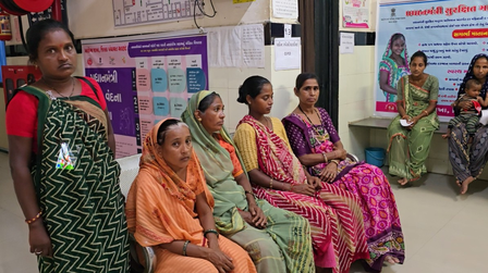 Gujarat: Health Camp organized in Anand district participated in a large number of women