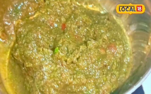 Mix these green leaves with green coriander, wonderful chutney is made without garlic and onion