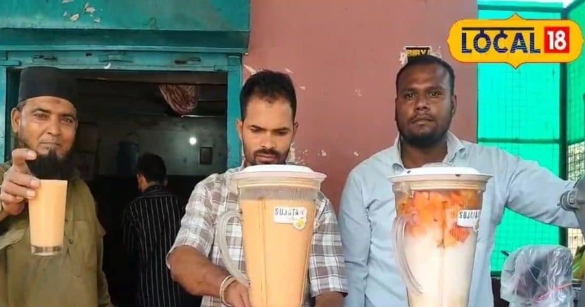Aligarh News: Example of humanity! Shabbir of Aligarh, who has been giving this special gift to students on Navratri for 36 years