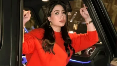 بوسي تستعين بأغنية مش شايفنهم في أول ظهور بعد إخلاء سبيلها