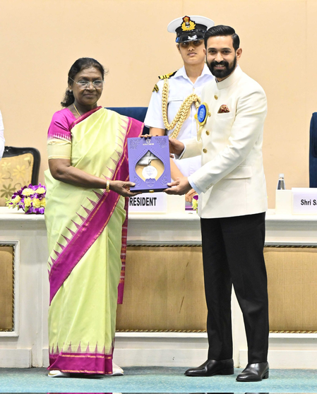 Vikrant Massey received the award for best actor for ’12th failure’, the glorious moment of life said