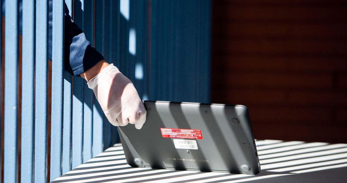 how-discontinue-you-bag-laptops-to-1-million-public-college-college-students?