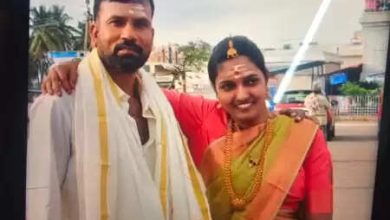 Karnataka: A person who stabbed his wife 11 times in front of his daughter surrendered to the police in Bangalore