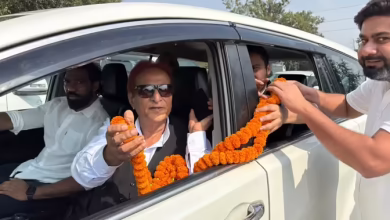 Azam Khan returned to Rampur after released from the Sitapur Jail SP workers gave a great reception in Shahjahanpur