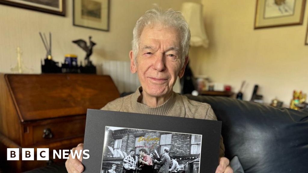 ‘my-early-photos-of-john-lennon-are-smooth-love-by-fans’