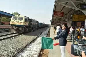 Cabinet approves the bonus of Rs 1.866 crore for railway employees before Deepawali