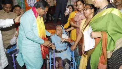 Seva Pakhwada: accessories spread among disabled and senior citizens in Mustafabad