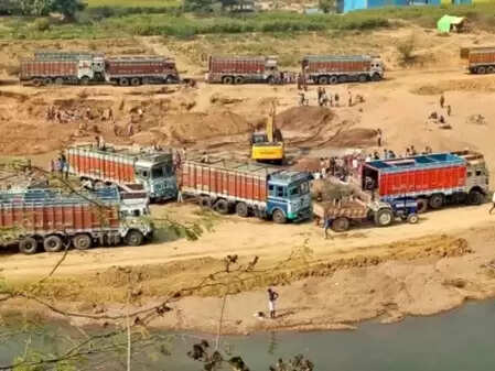 Rajasthan: Karauli police’s biggest action on illegal mining, explosives and heavy machinery seized
