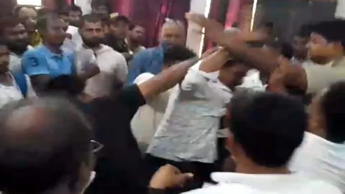 Fir on Lalu Yadav … Students RJD and ABVP collided vehemently, ran for dominance in TMBU – Bihar Breaking News: Fir Against Lalu Yadav who dedicated to a big fight, UT broke between Abvp and Chhatra RJD in Tambu Bhatrapur, the latest news from Bihar